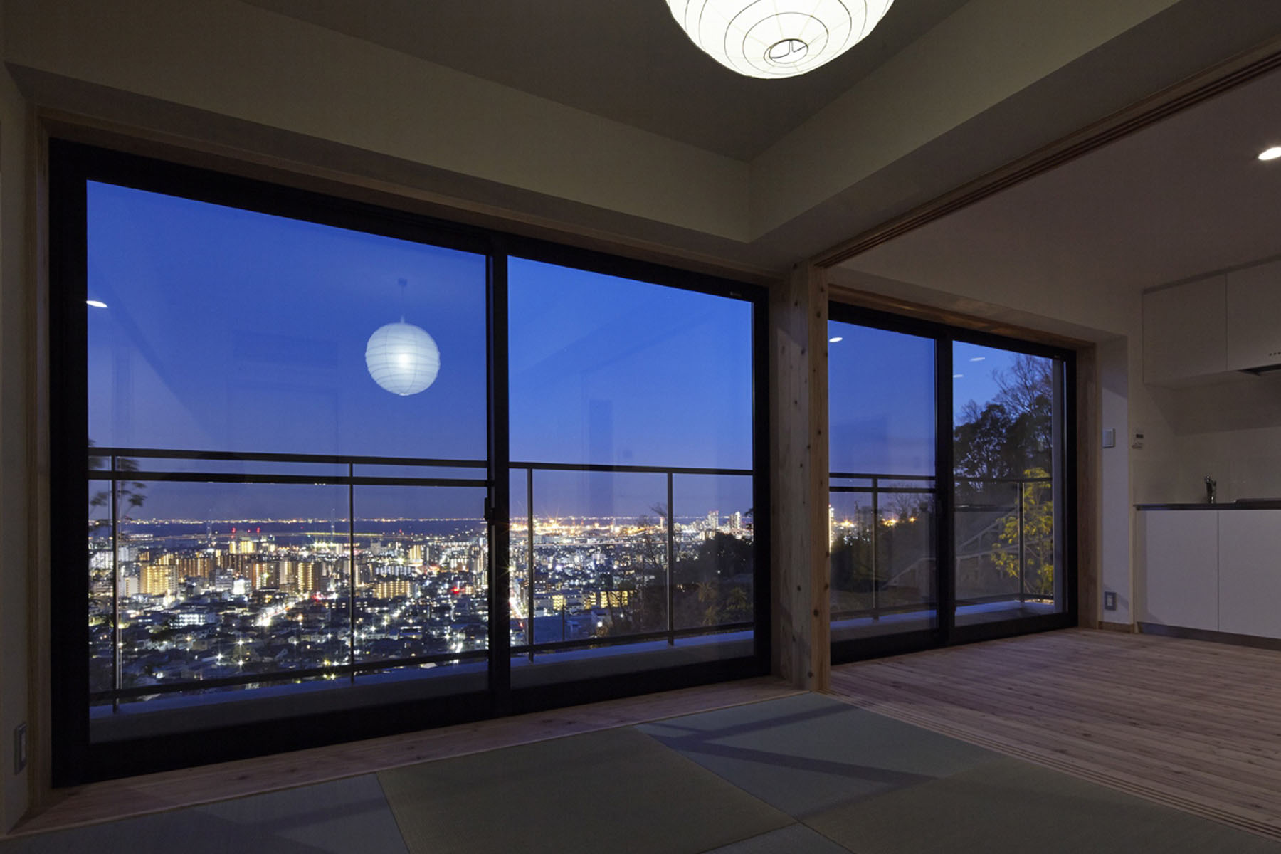 宏聞建設について